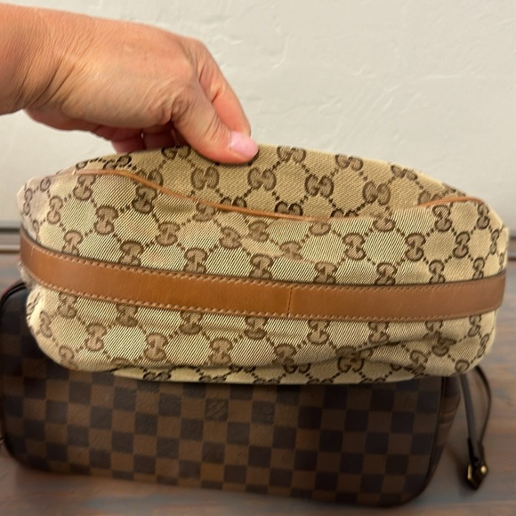 Gucci Signature Hobo with gold G hardware. - Picture 7 of 7